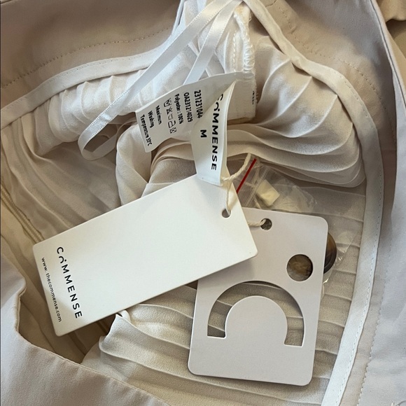 NWY Commense Asymmetrical White Pleated Skirt - Picture 7 of 8